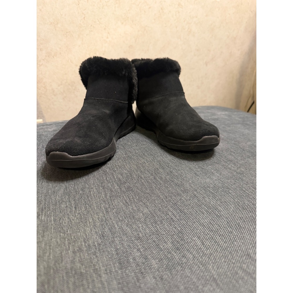 Skechers On-the-GO Joy Bundle Up Black Suede Faux Fur Ankle Boots 15501S Women 8